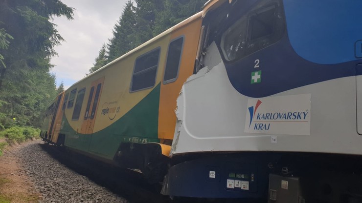 Czechy: katastrofa kolejowa nieopodal Karlowych Warów. Są ofiary, niemal 30 rannych