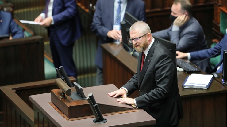 Grzegorz Braun groził Adamowi Niedzielskiemu w Sejmie. Polityk Konfederacji został ukarany
