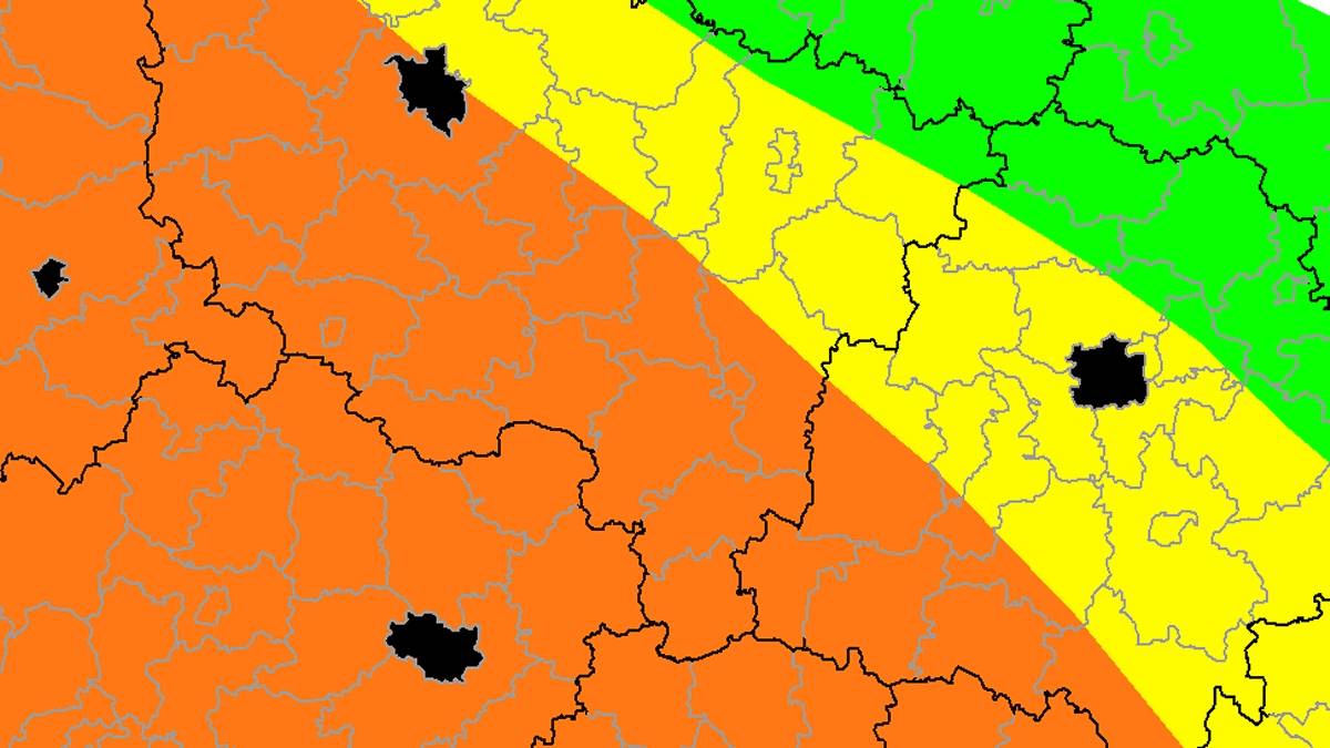 Pomarańczowy kolor na mapie oznacza silne burze. Fot. TwojaPogoda.pl