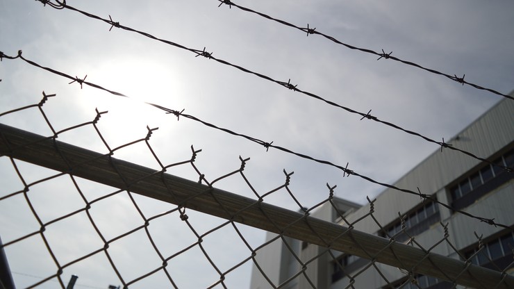 Świąteczna amnestia - ponad tysiąc skazanych wyszło na wolność. Trzech wolało wigilię w wiezięniu