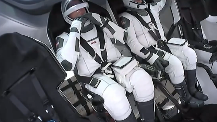 Falcon 9 Elona Muska zabiera ludzi w kosmos. Zobacz start rakiety