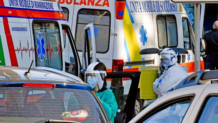 Poważny kryzys w szpitalach w Neapolu. Brakuje miejsc dla chorych na Covid-19