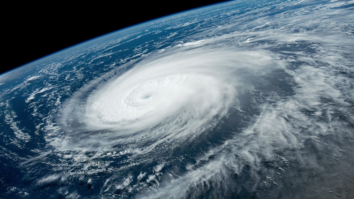 Zdjęcie satelitarne tajfunu Hinnamnor. Fot. NASA.