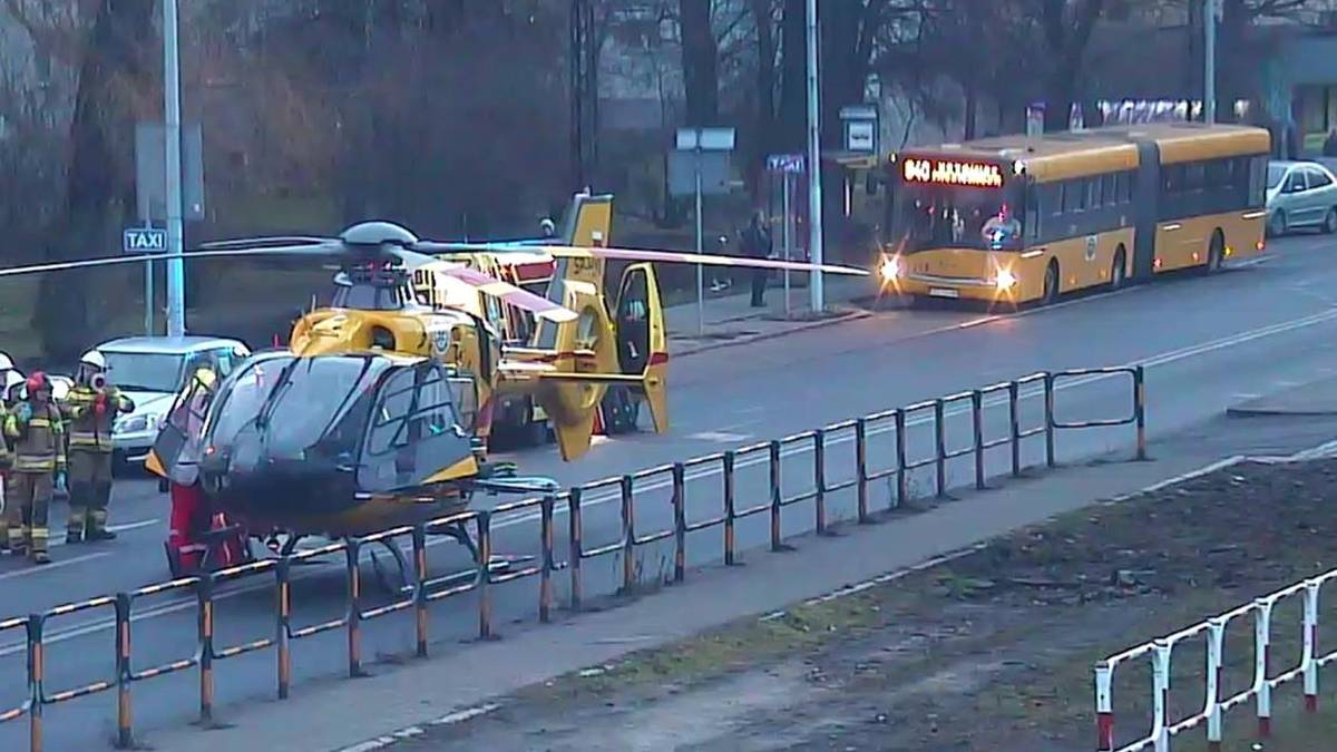 Zderzenie autobusu z ciągnikiem. Groźny wypadek w Gliwicach