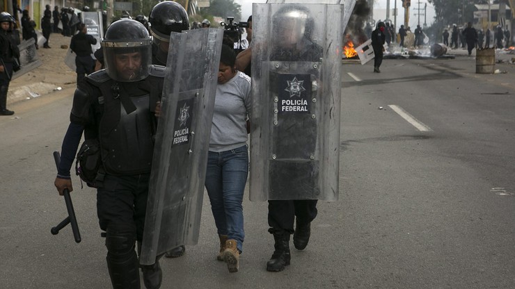 Sześciu zabitych w starciach policji i nauczycieli w Meksyku