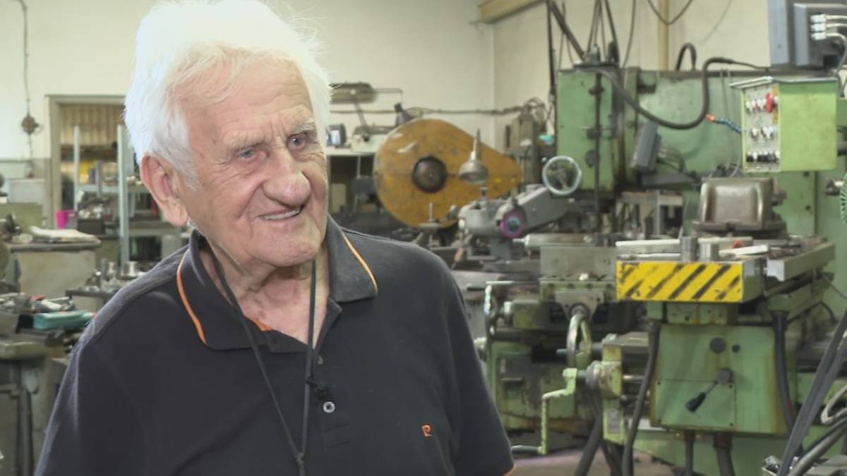 Wacław Milewski ma 98 lata i nie zamierza przechodzić na emeryturę