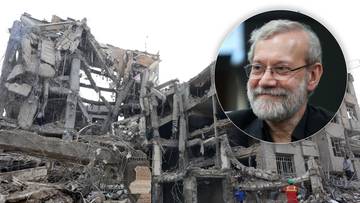 Zdjęcie przedstawia zniszczony budynek, a w prawym g&oacute;rnym rogu widnieje portret mężczyzny w okularach.