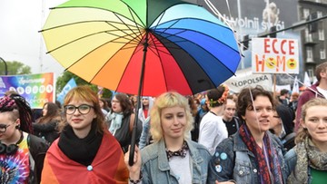 "Żądamy równości małżeńskiej". W Krakowie po raz trzynasty odbył się Marsz Równości