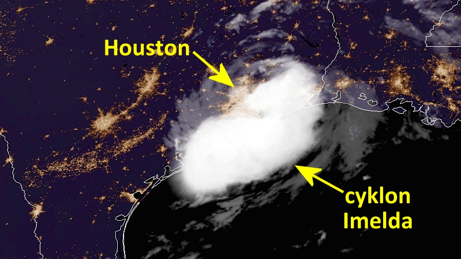 Zdjęcie satelitarne cyklonu Imelda nad Teksasem. Fot. NASA.