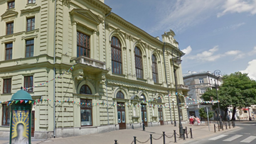 Martwa kobieta znaleziona w pobliżu teatru w Lublinie. Obok leżał pijany mężczyzna
