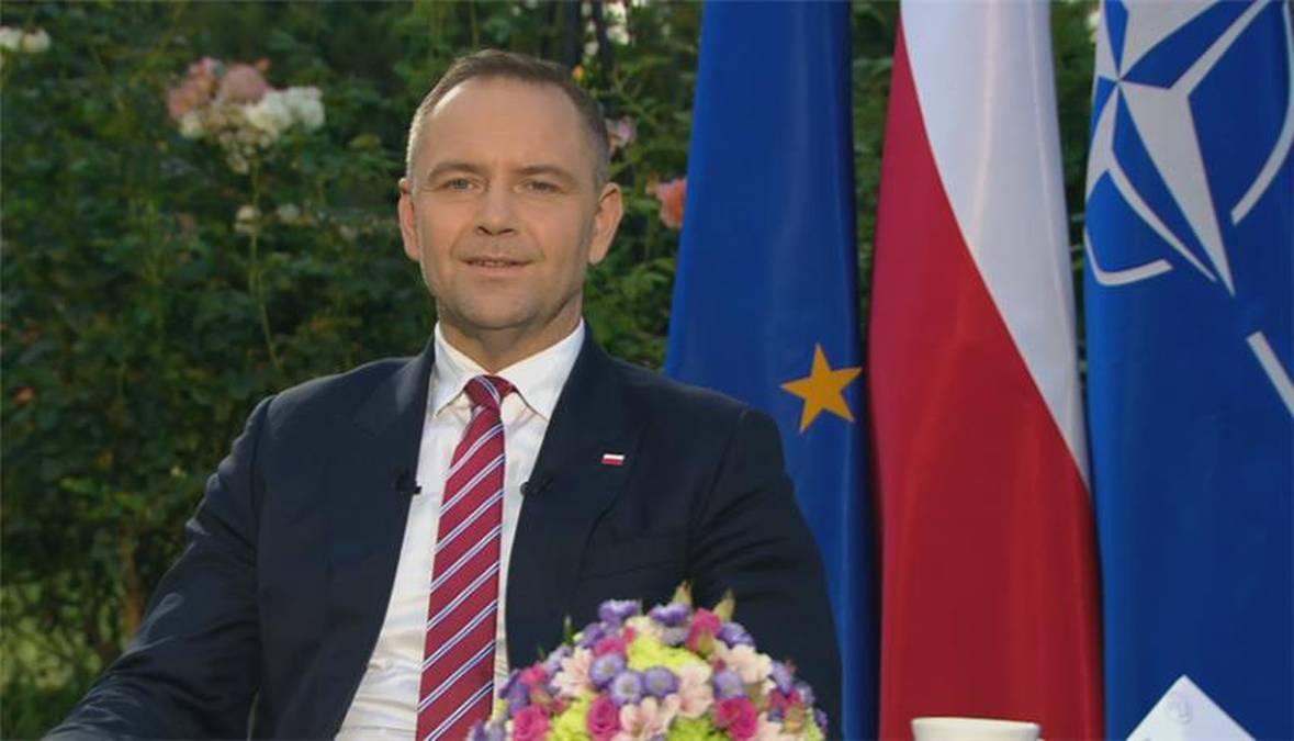 "Nie zamierzam się poddawać szantażowi". Nawrocki odpowiada na słowa Tuska