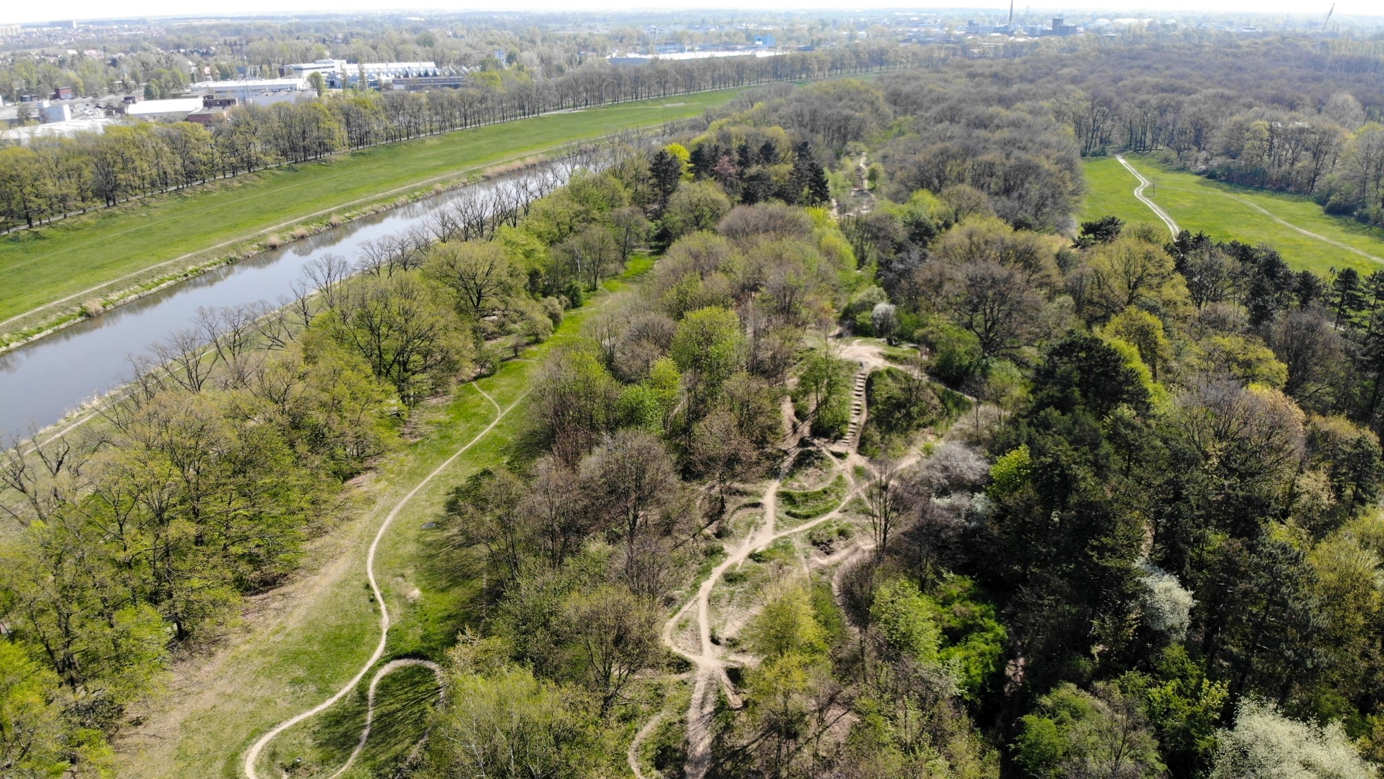 Wiosna w Polsce okiem drona - zdjęcie 33