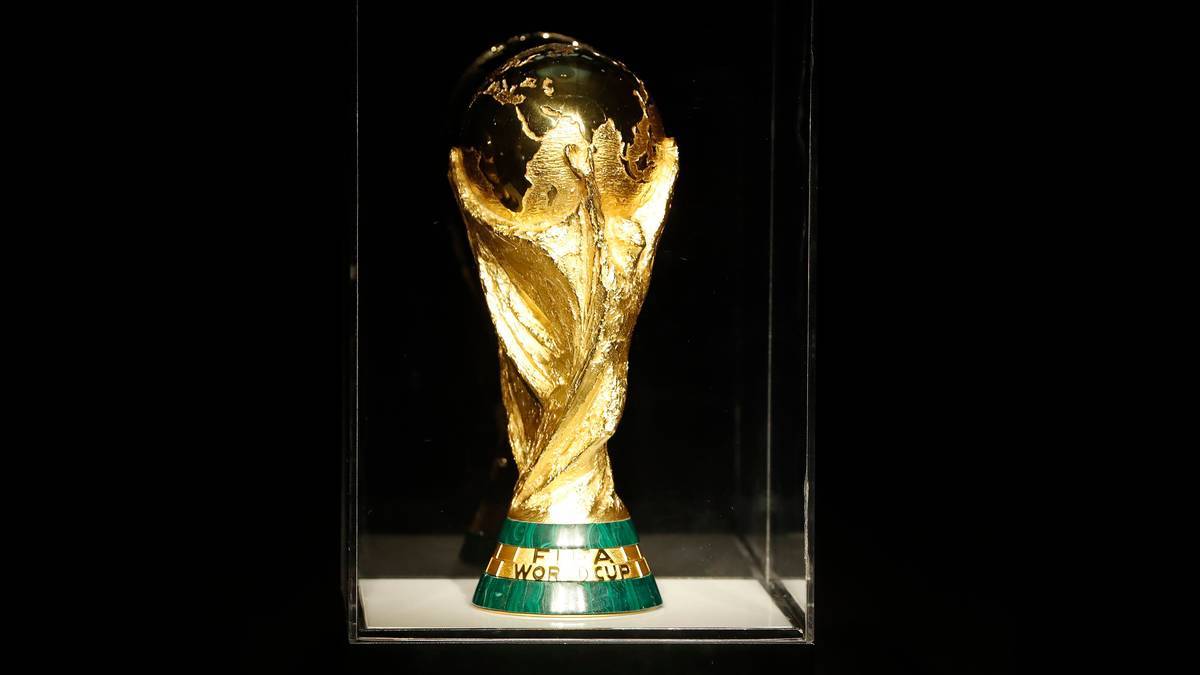 Złoty puchar Mistrzostw Świata FIFA w piłce nożnej.