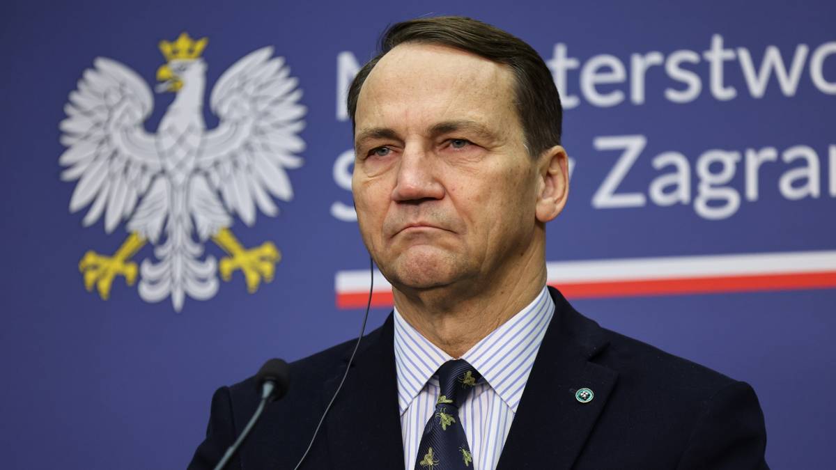 MSZ reaguje na tarcia USA-Dania. Sikorski zacytował prezydenta Nawrockiego
