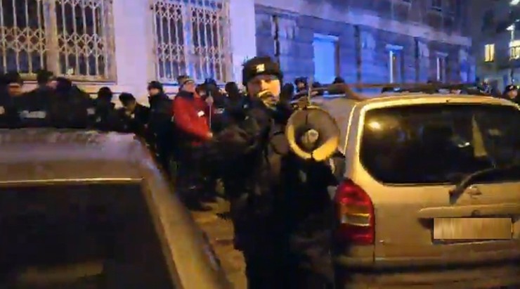 "Kocioł policyjny kilkaset osób w środku". Policja zatrzymała protest Obywateli RP i Strajku Kobiet