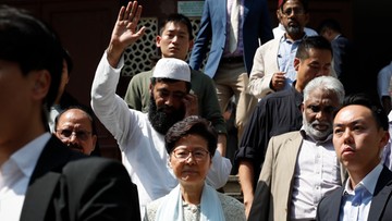 Szefowa władz Hongkongu przeprasza za opryskanie meczetu z armatki wodnej