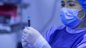 Kanada wstrzymuje szczepienia AstraZeneką osób poniżej 55 roku życia