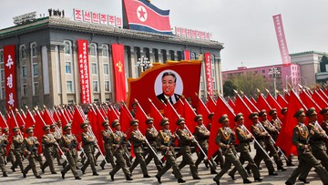 Wielka parada wojskowa w Korei Północnej. Zaprezentowano pociski balistyczne