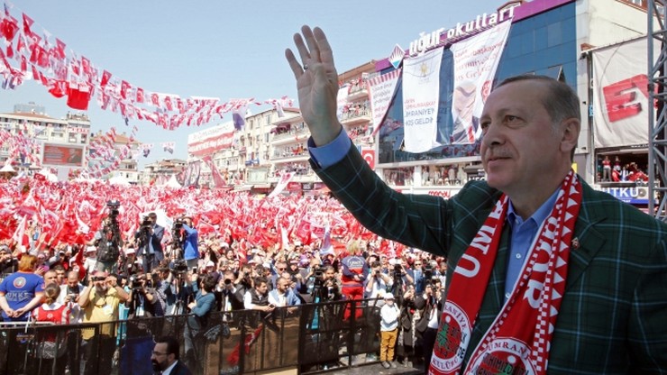 Niespokojnie przed referendum w Turcji. Zatrzymano 49 osób za planowanie ataków