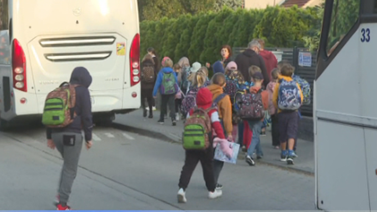 Wrocław: Remont jednej ze szkół opóźniony. Dzieci muszą dojeżdżać blisko godzinę