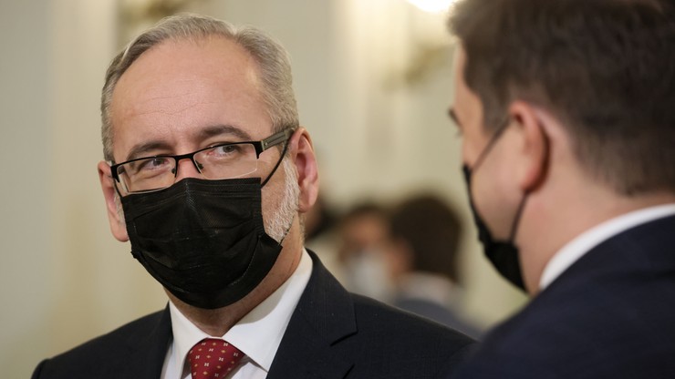 Minister Adam Niedzielski podał liczbę zgonów z powodu koronawirusa osób do 44. roku życia