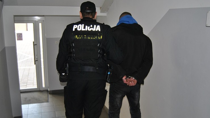 Areszt dla mężczyzny, który groził i obrażał trzech Marokańczyków w Gnieźnie