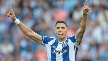 Wielki pech Bednarka w LE! Najpierw sprokurowany rzut karny, potem nieuznany gol