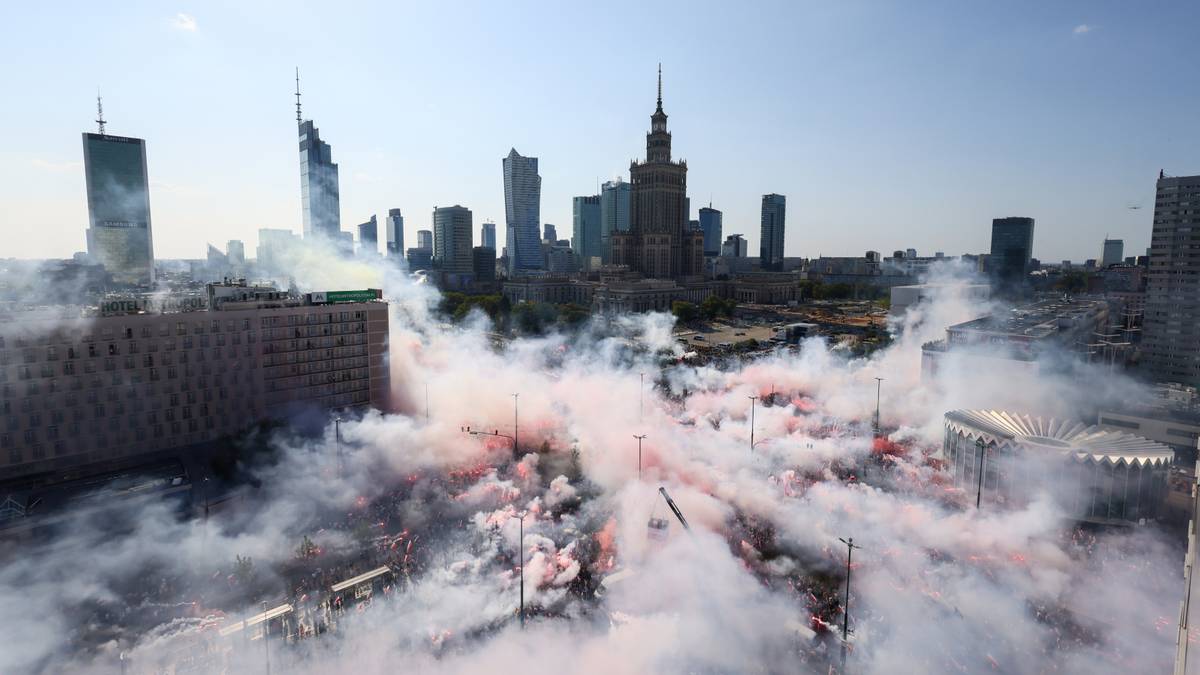 80. rocznica wybuchu Powstania Warszawskiego. O godzinie "W" zawyły syreny w stolicy