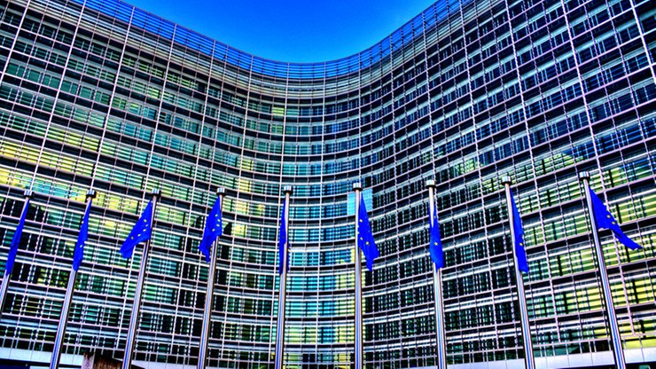 Juncker chce pozbawić Polskę prawa głosu w Radzie Europejskiej - twierdzi "Der Spiegel"
