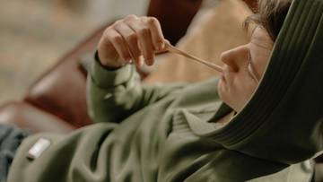 Najbardziej absurdalne zakazy na świecie. 5600 zł mandatu za żucie gumy