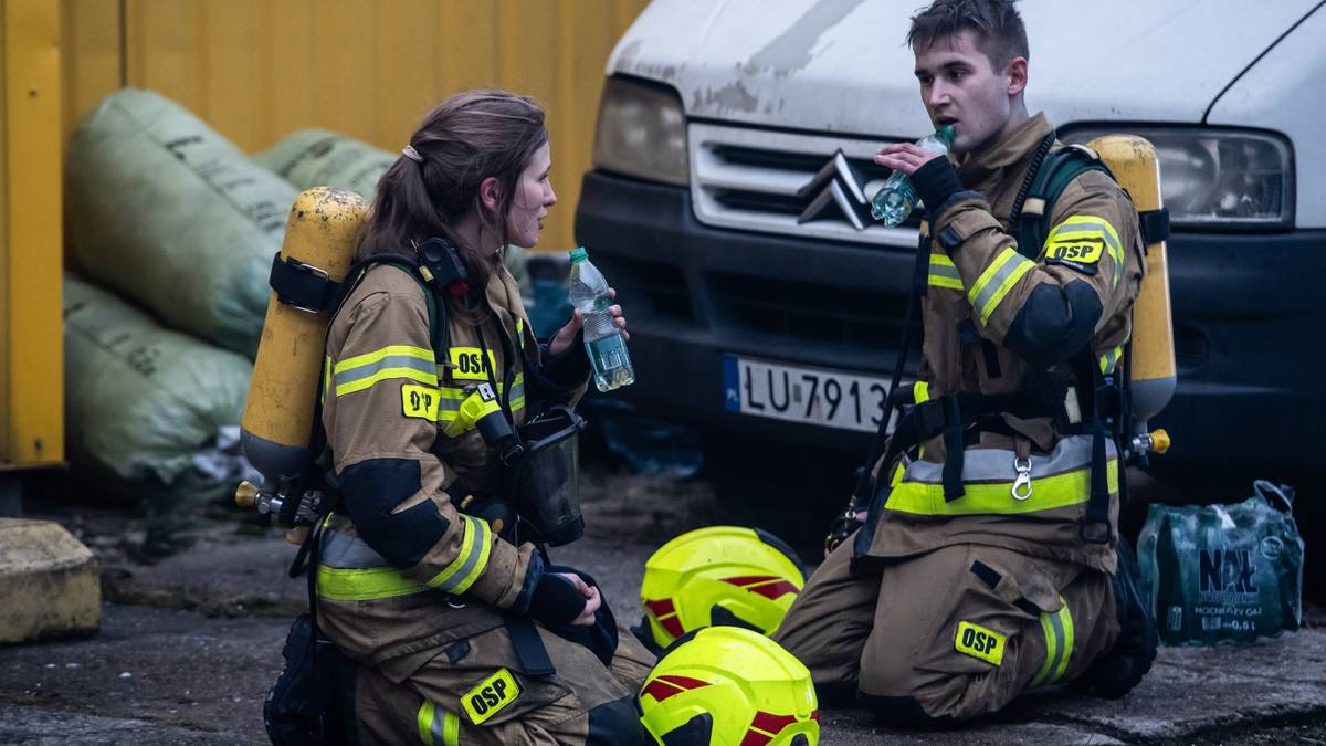 Pożar magazynu meblowego w Lublinie. Na miejscu 50 strażaków