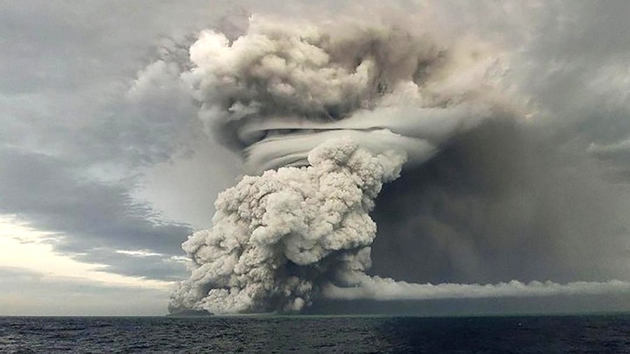 Erupcja wulkanu na wyspach Tonga. Fot. Tonga Geological Services.