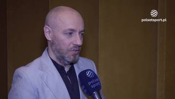 Tomasz Włodarczyk udziela wywiadu do mikrofonu Polsat Sport.