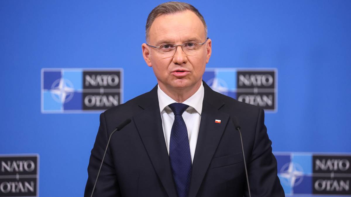 Andrzej Duda o możliwej wojnie: Bije dzwon ostrzeżenia