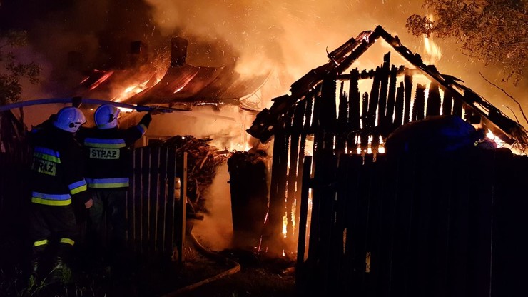 Dziewięcioosobowa rodzina straciła w pożarze dach nad głową. "To było najprawdopodobniej podpalenie"