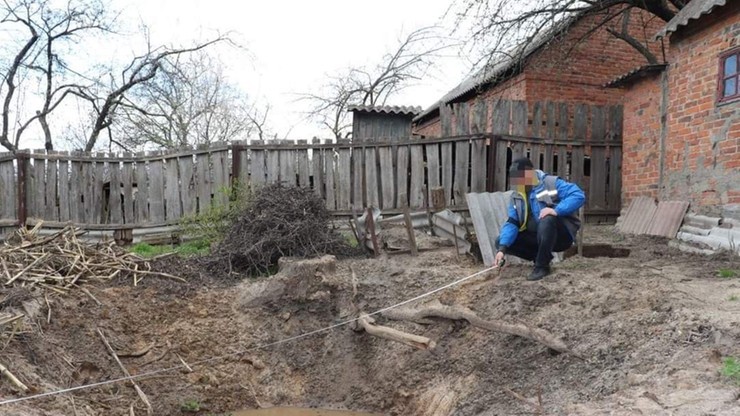 Ukraina. Kajdanki, metalowe szczypce i zakrwawione ubrania. 20 miejsc tortur w Trościańcu