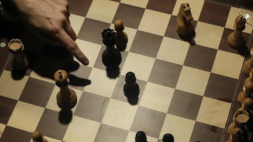 MŚ w szachach błyskawicznych: Magnus Carlsen został mistrzem po raz szósty