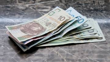 Dobre wiadomości dla części emerytów i rencistów. Osoby te, jeśli nadal pracują, mogą legalnie dorabiać więcej