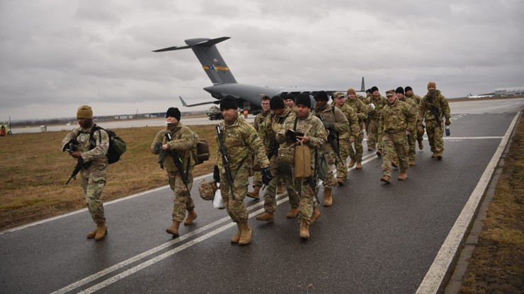 Ministerstwo Obrony Narodowej: kolejni żołnierze USA wraz ze sprzętem wojskowym lądują w Polsce