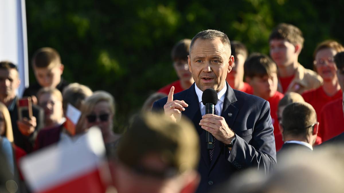 Polacy ocenili Nawrockiego i posłów. Widać wyraźny trend