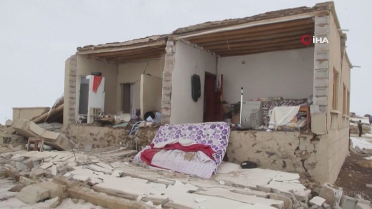 Zawalone budynki, ludzie pod gruzami. Trzęsienie ziemi w Turcji