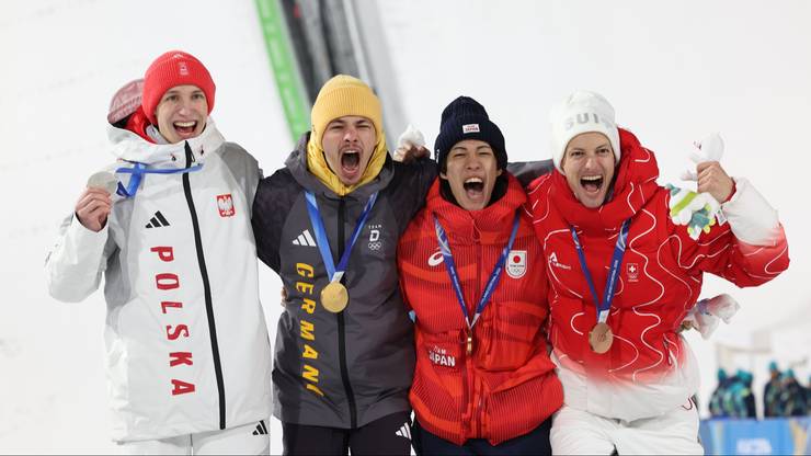 Kacper Tomasiak został srebrnym medalistą zimowych igrzysk olimpijskich na skoczni normalnej w Predazzo!