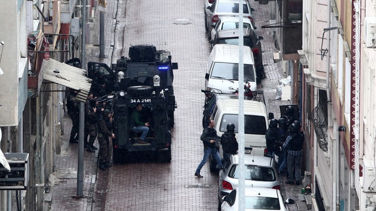 Kobiety zaatakowały posterunek policji w Stambule