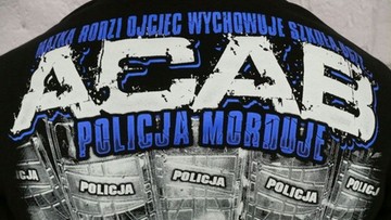 Zarzut dla producenta bluz z napisami obrażającymi policjantów