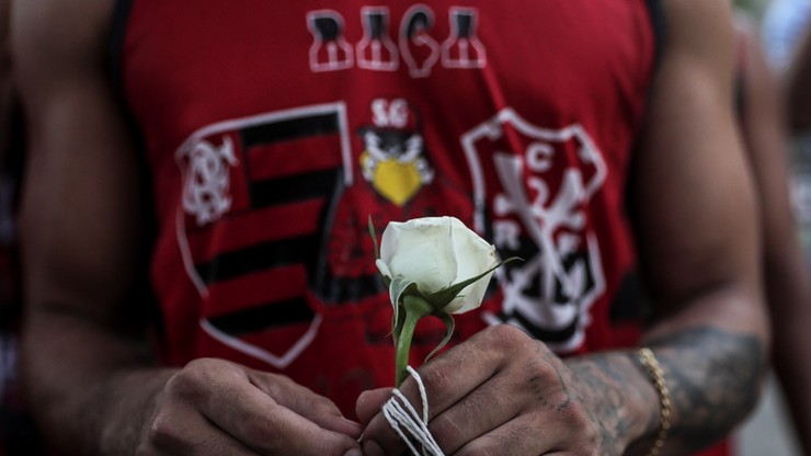Dwóch piłkarzy poszkodowanych w pożarze w klubie Flamengo trafiło do szpitala