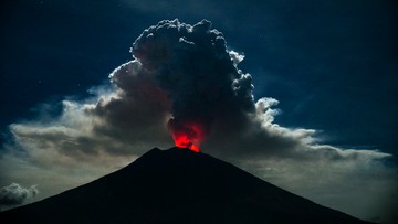 Erupcja wulkanu na Bali. Zamknięto międzynarodowe lotnisko