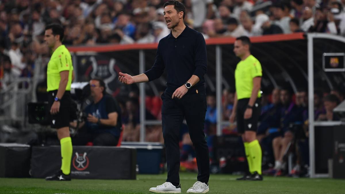 Xabi Alonso, trener Realu Madryt, podczas meczu.