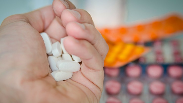 Polska znosi ograniczenia na eksport leków