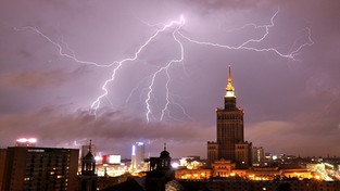 31.08.2020 10:03 Nawałnica od Łodzi przez Warszawę po Białystok. Czegoś takiego nie było od lat. Błyskało się bez przerwy