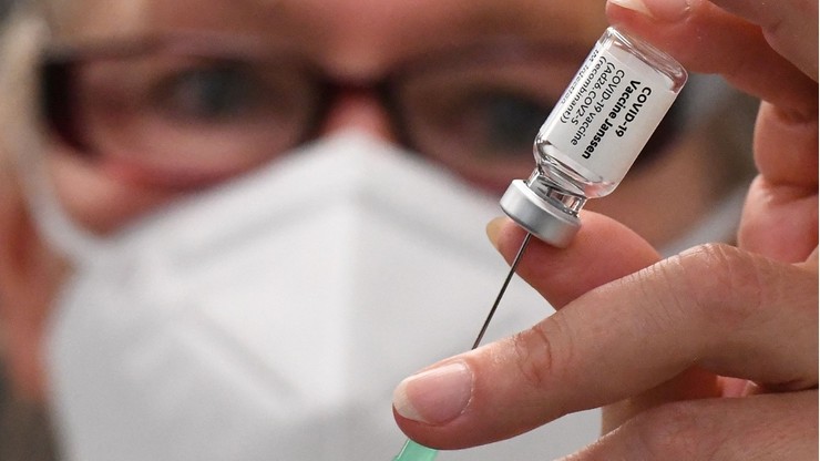 "The New York Times": Johnson & Johnson przestał produkować szczepionkę przeciw COVID-19